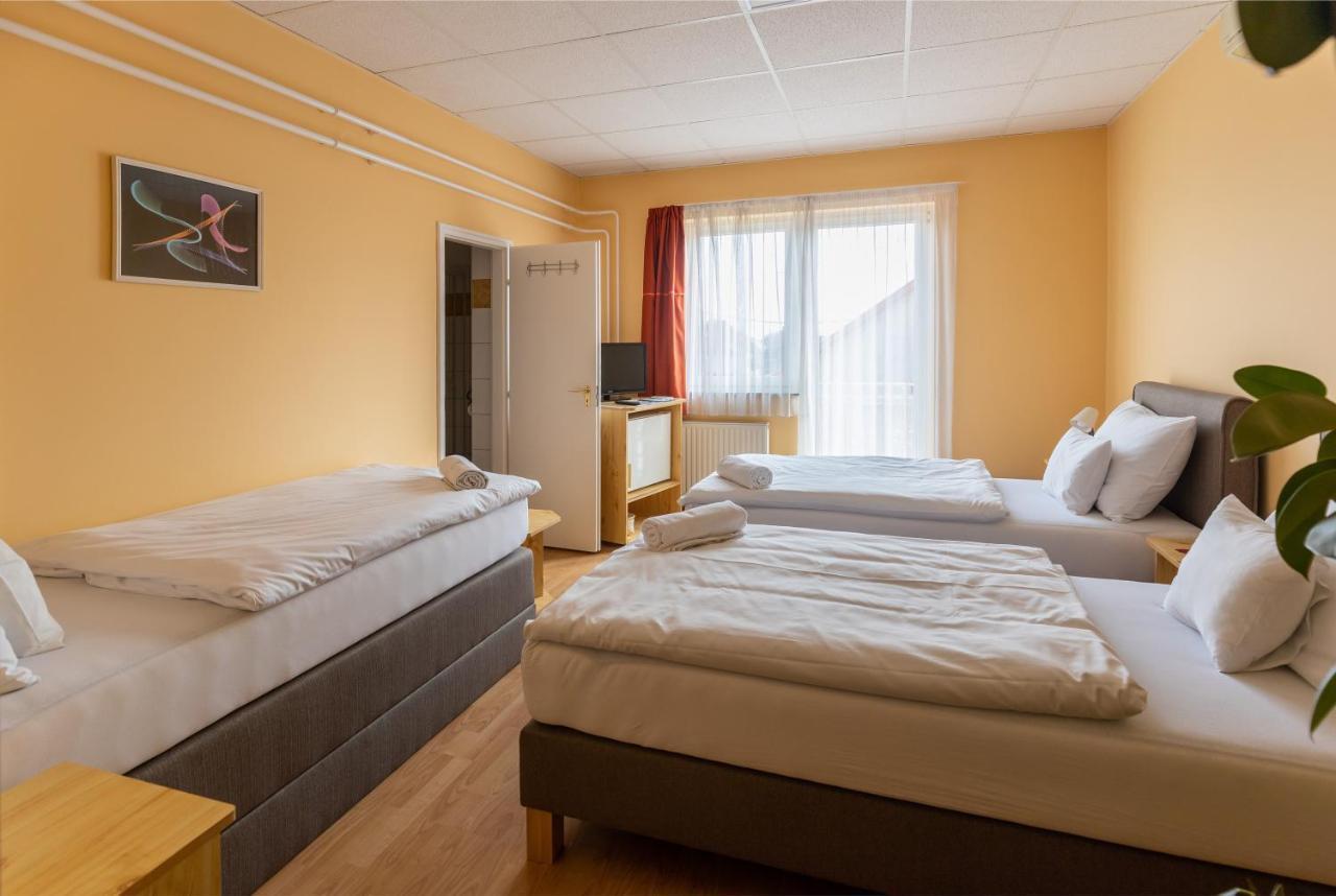 Hotel Betli Panzio à Zalaegerszeg Extérieur photo