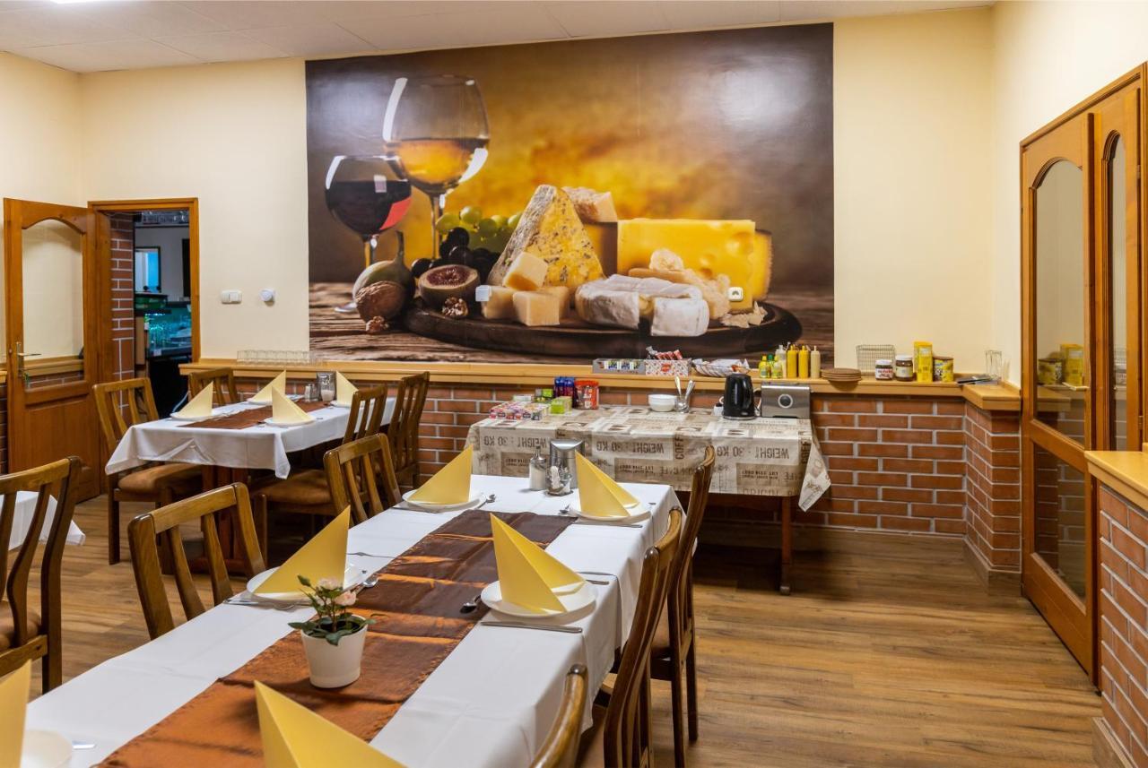 Hotel Betli Panzio à Zalaegerszeg Extérieur photo