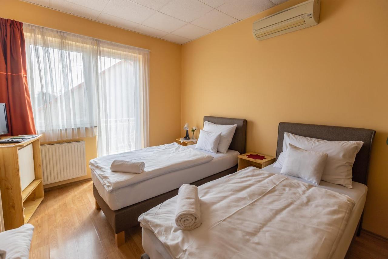 Hotel Betli Panzio à Zalaegerszeg Extérieur photo