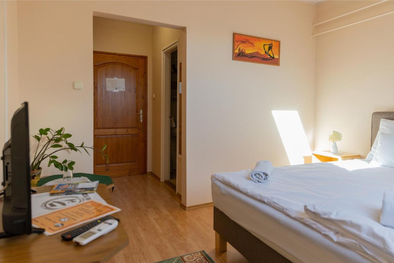 Hotel Betli Panzio à Zalaegerszeg Extérieur photo