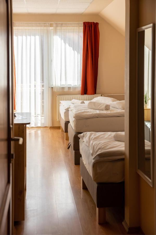Hotel Betli Panzio à Zalaegerszeg Extérieur photo