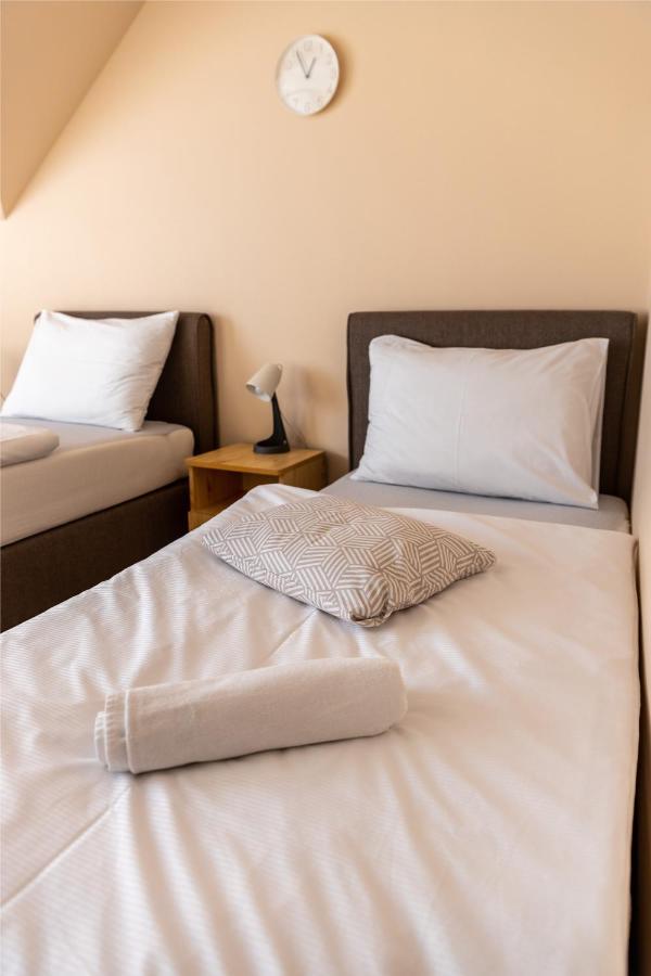 Hotel Betli Panzio à Zalaegerszeg Extérieur photo