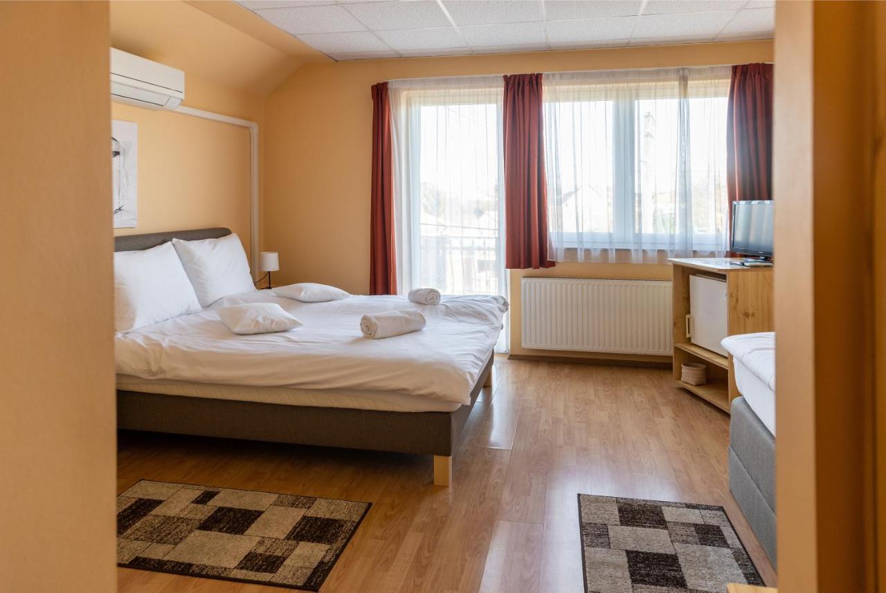 Hotel Betli Panzio à Zalaegerszeg Extérieur photo