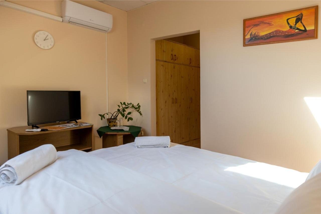 Hotel Betli Panzio à Zalaegerszeg Extérieur photo