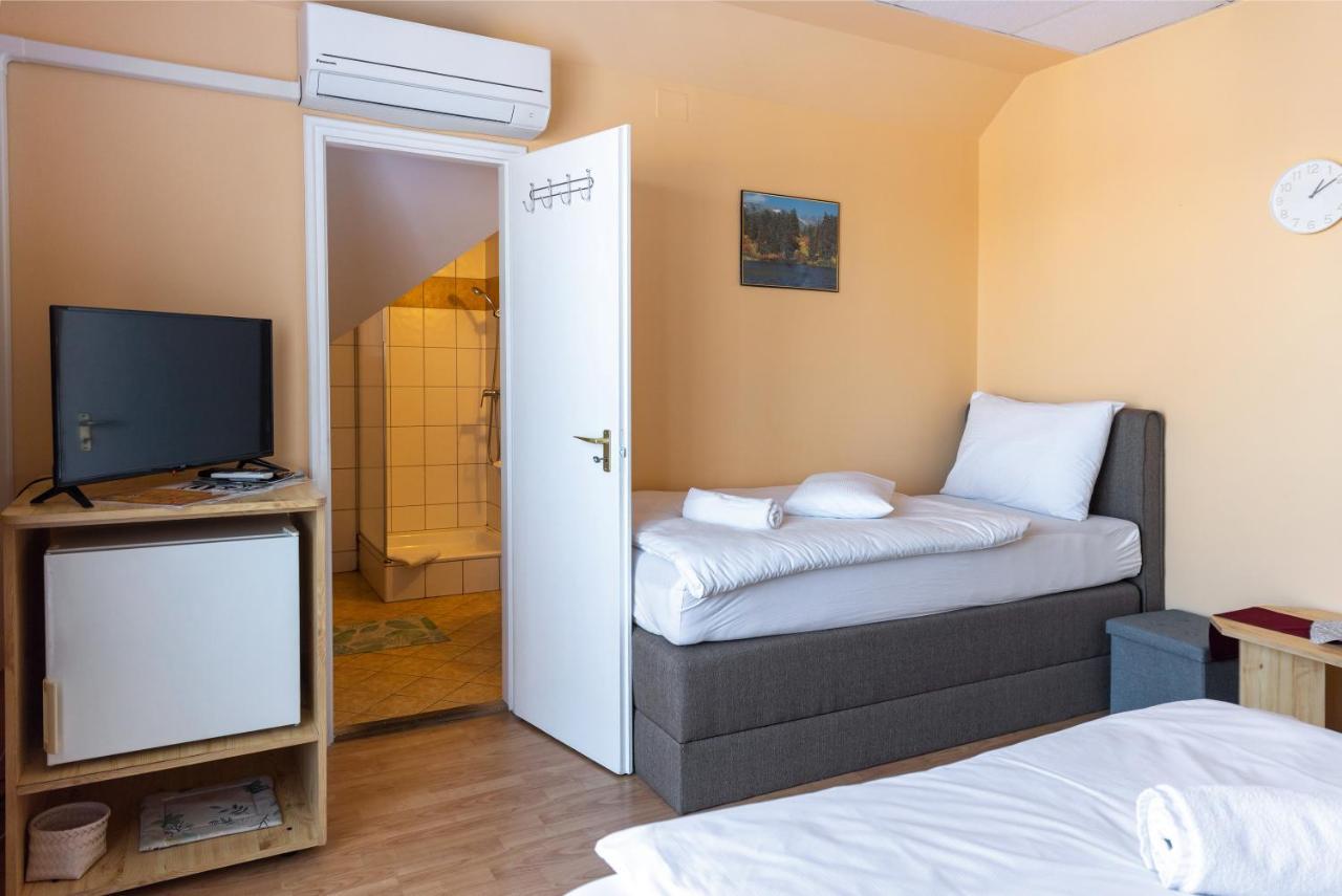Hotel Betli Panzio à Zalaegerszeg Extérieur photo
